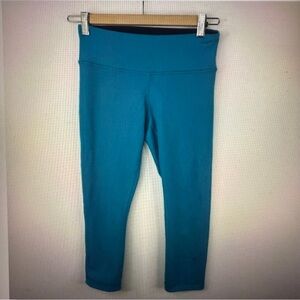 Lululemon Wunder Under Crop Navy Blue Reversible Size 4